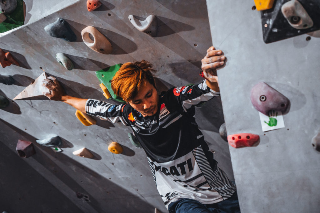 Bunker Indoor Climbing Bouldering Gym-8965