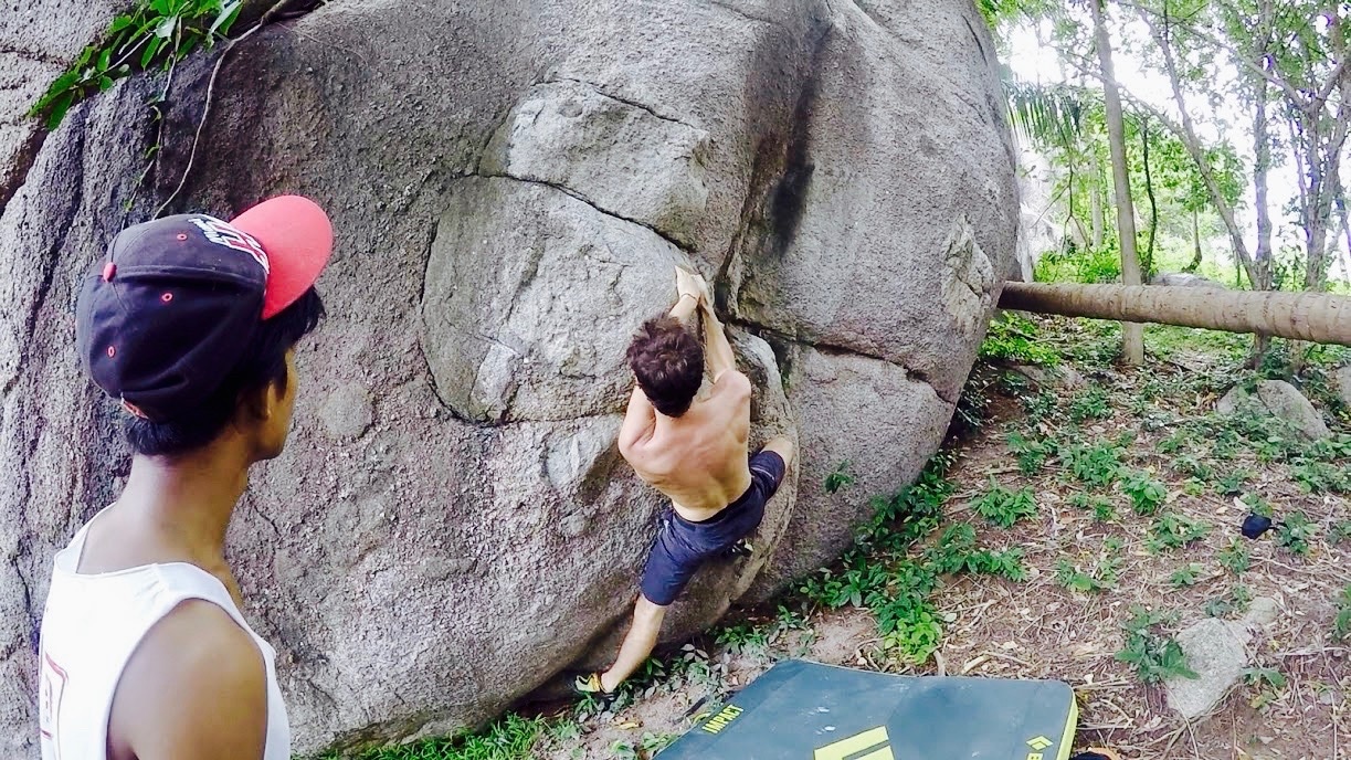 Outdoor bouldering trip Outdoor bouldering trip