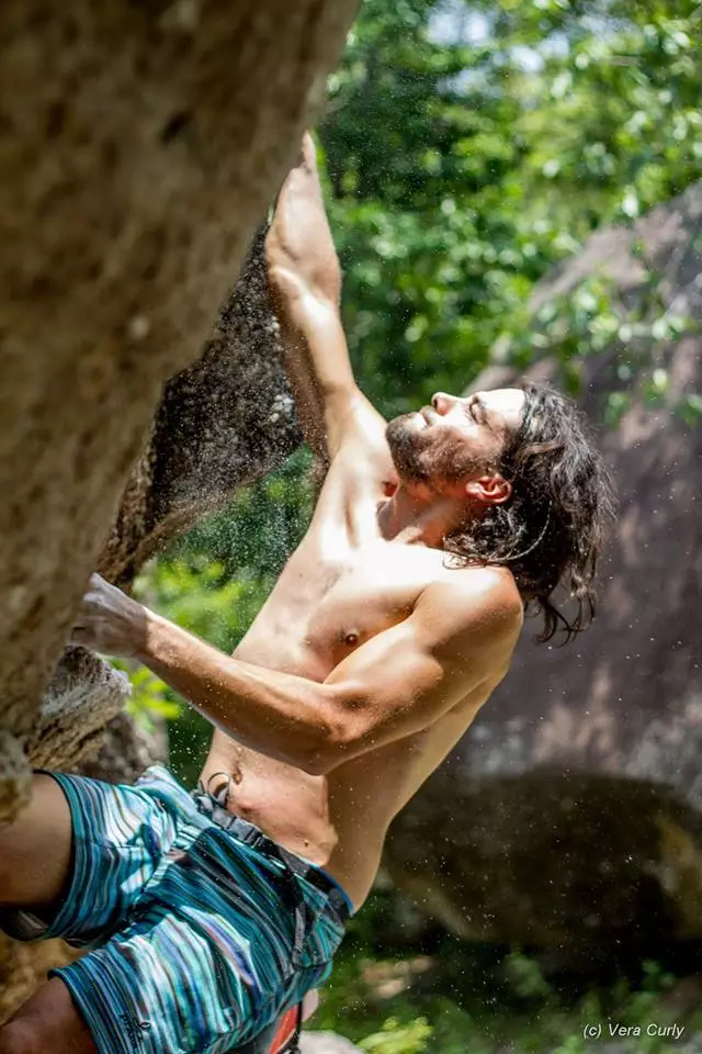 Outdoor guided bouldering Koh Tao